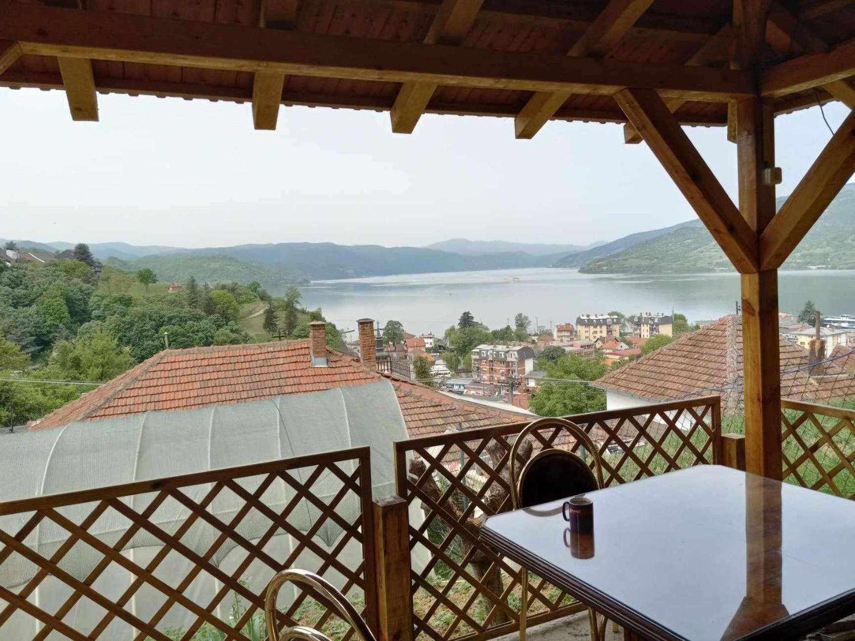 Apartman Sani Доньи-Милановац Экстерьер фото
